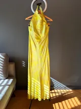 Asos maxi limonkowa sukienka dekolt na plecach – Detal