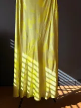 Asos maxi limonkowa sukienka dekolt na plecach – Detal