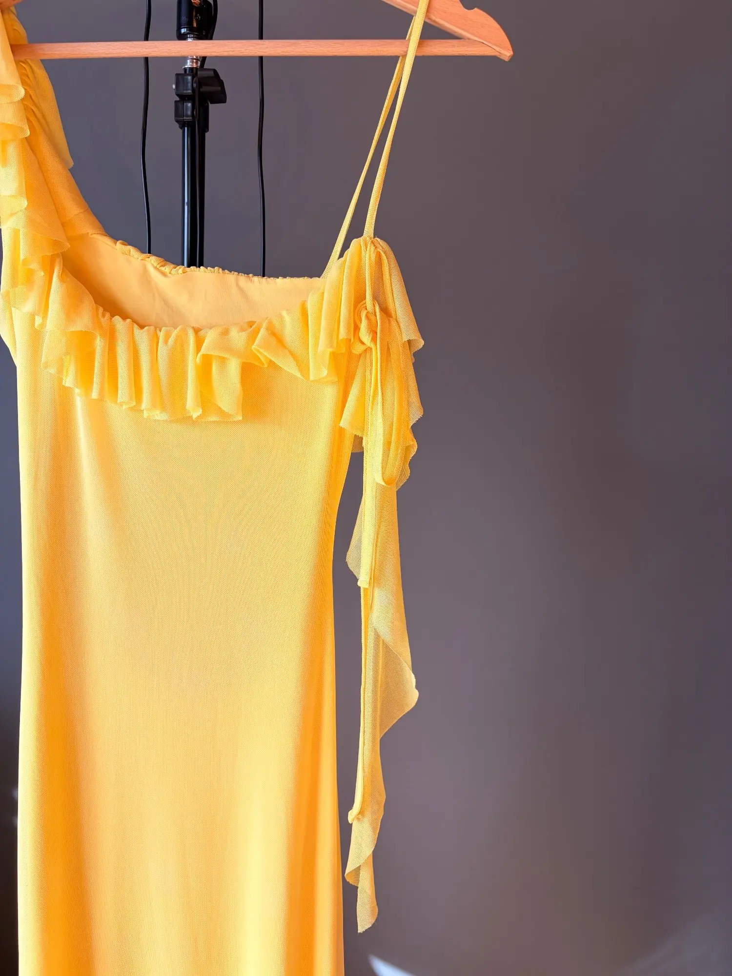 Asos Żółta Asymetryczna Maxi Sukienka wesele – Detal