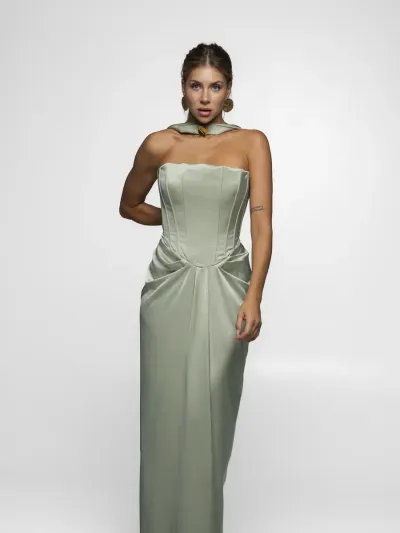 Detal: gorset sukni maxi